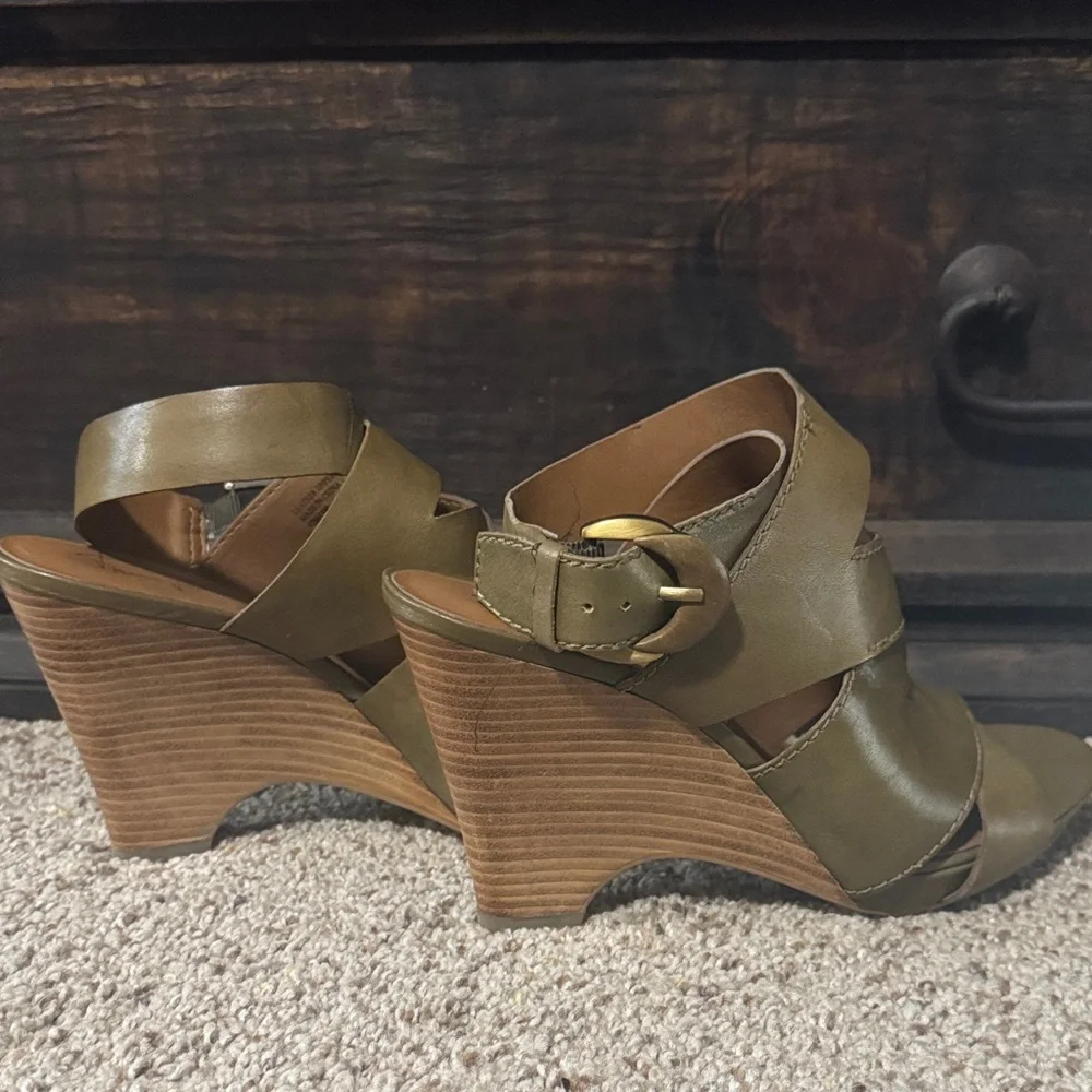 Franco Sarto Olive Green Wedge Sandals - Picture 6 of 9